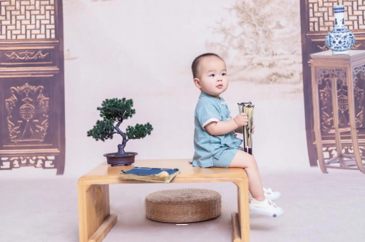 海拉尔孕妇肚子上的黑线